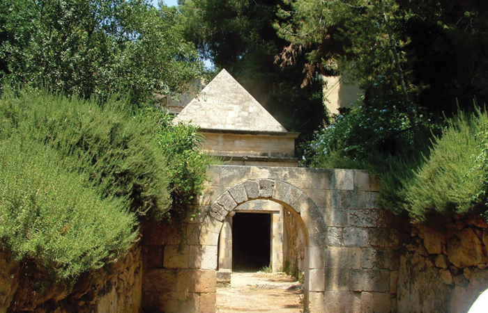 Quatre tombeaux de l’époque du Christ: Tombe de Jason.
