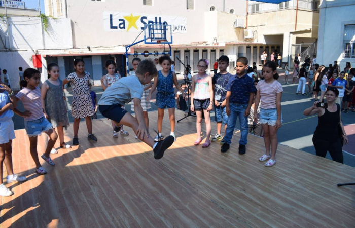 Comme dans toute scolarité le jeu et les sports sont une bonne part de l’éducation.