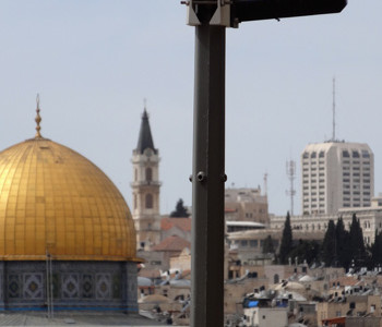 Priez, vous êtes filmés: des caméras de surveillance sur l’esplanade des Mosquées