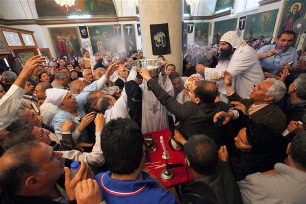 Le pape Chenouda mort, de nombreux coptes ont fait le pèlerinage vers Israël