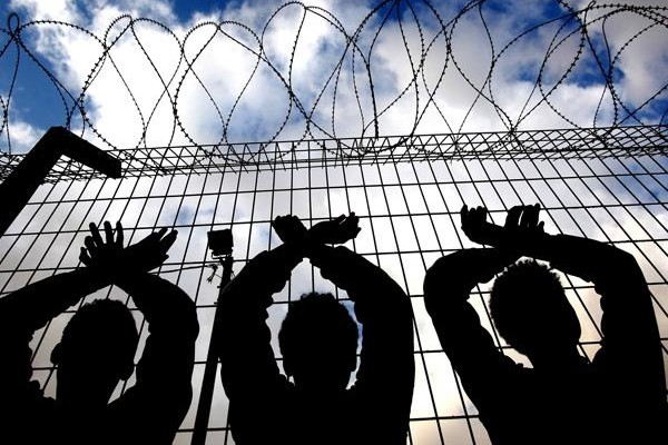 Israël a commencé à mettre en prison les migrants
