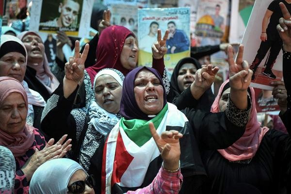 Les détenus palestiniens ont arrêté leur grève de la faim