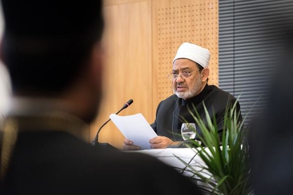 Grand imam de Al-Azhar: la dhimma est anachronique