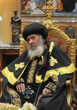 Un musulman se présente pour la succession du pape copte Chenouda