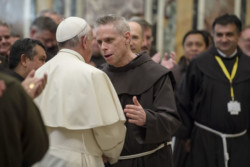 Pape François aux frères franciscains: « Apportez miséricorde, réconciliation et paix »