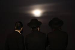 Netanyahu veut envoyer une Bible sur la Lune