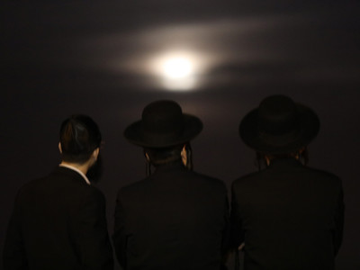 Netanyahu veut envoyer une Bible sur la Lune