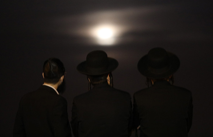 Netanyahu veut envoyer une Bible sur la Lune