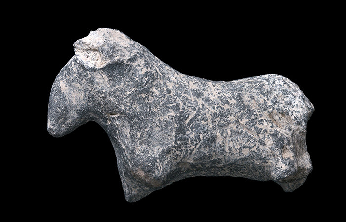Figurine animale découverte lors des fouilles du site. ©Clara Amit, Autorité des antiquités d'Israël