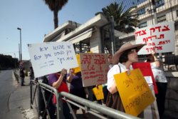 Israël : des femmes marchent dans le désert pour le « droit au divorce »