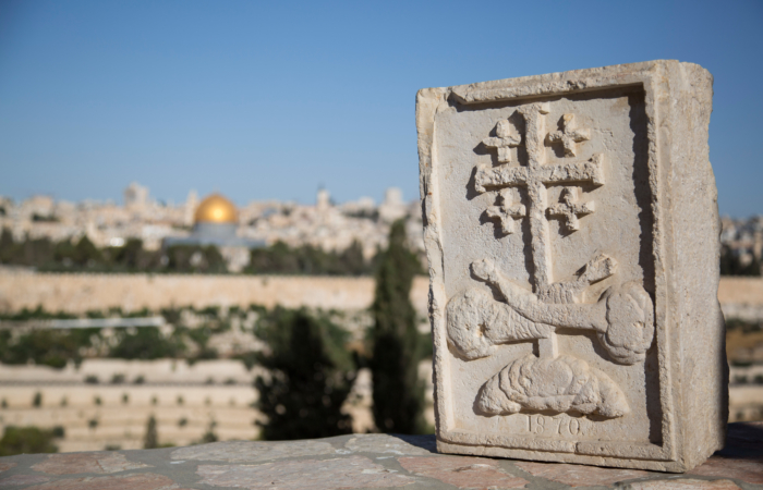 La vraie Croix pour bénir Jérusalem et le monde depuis le Mont des Oliviers