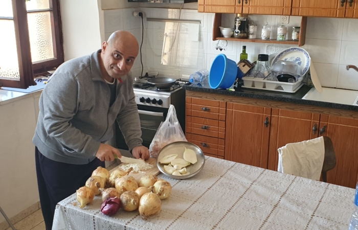 "Je fais tout par moi-même, le ménage, la cuisine, le jardinage, je prie...un vrai moine !" ©Fr. Toufic Bou Merhi ofm.