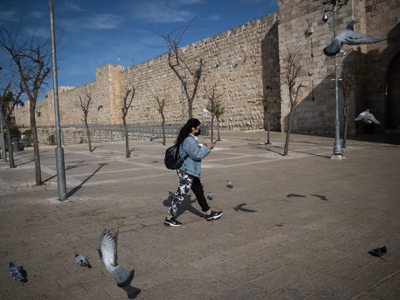 Israël débute son troisième confinement et accélère sur la vaccination