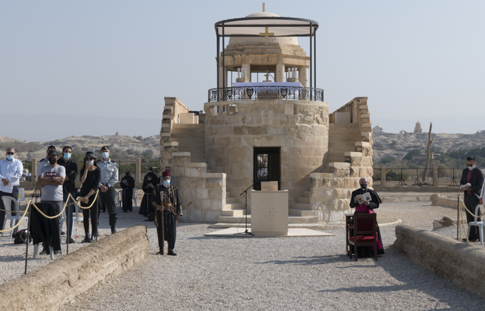 Au-dessus d'un modeste couvent, la chapelle accessible par son escalier à double volée.©Nadim Asfour/CTS