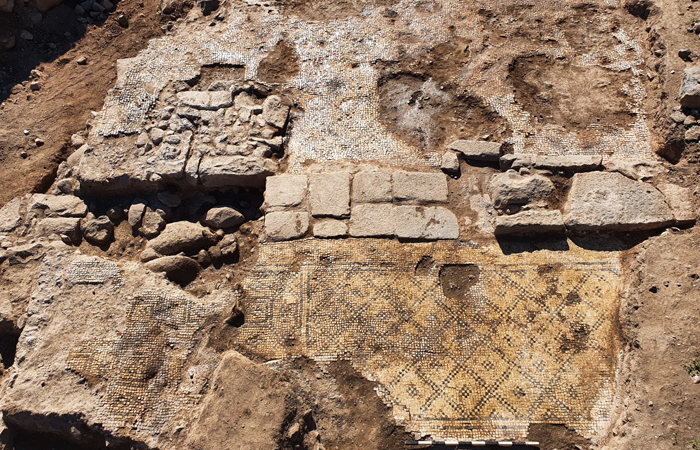 Noble bâtiment à et-Taiyiba  dans lequel a été retrouvé le linteau d’église avec l’inscription "Le Christ né de Marie" réemployé ultérieurement pour un autre usage. © Tzachi Lang, Autorité israélienne des antiquités