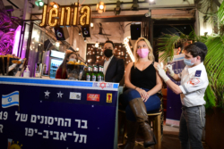 Des bières gratuites pour inciter les jeunes israéliens à se faire vacciner