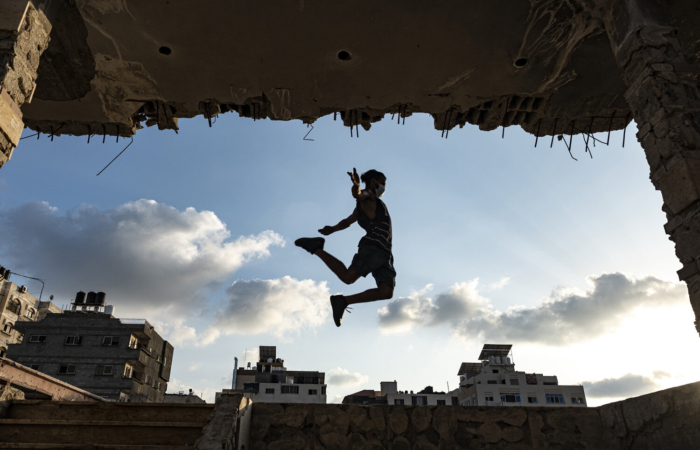 Abed Ayesh, 25 ans, s'entraîne au parkour pendant la quarantaine. Sep 25, 2020. © Fatima Shbair