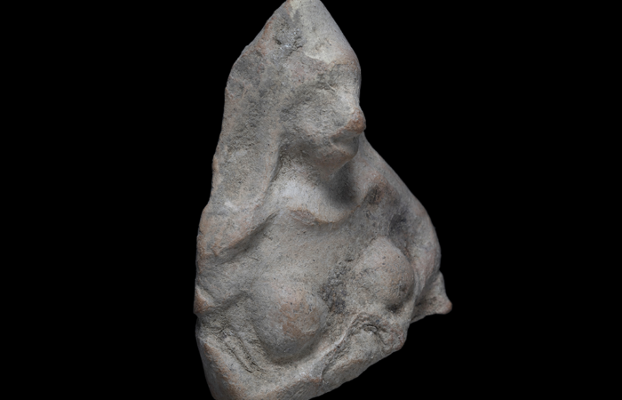 Utilisée comme une amulette il y a 2500 ans, elle était censée protéger les enfants et assurer la fertilité des femmes © Yevgeny Ostrovsky, Israel Antiquities Authority.