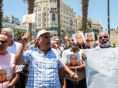 « Pars Abbas » : colère des Palestiniens après la mort d’un opposant politique