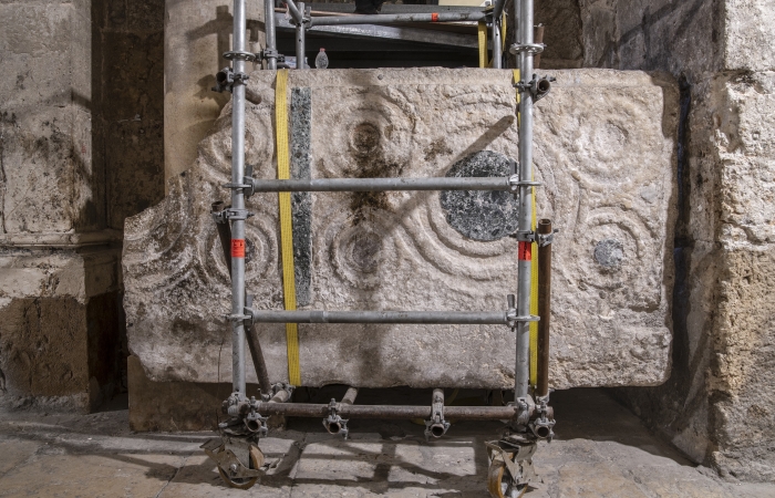 L’autel croisé au Saint-Sépulcre, typique de l’art à Rome au Moyen-Age