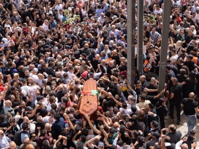 L'enterrement de Shireen Abu Akleh marqué par des violences à Jérusalem