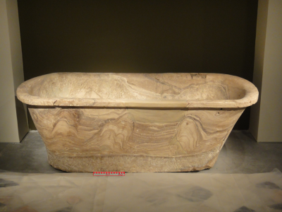 Où Hérode a-t-il trouvé l’albâtre de ses baignoires ?