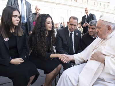 A Rome, le Pape a salué la famille de Shireen Abu Akleh