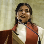 Rev. Sally Azar lors de son ordination en l'église luthérienne du Rédempteur, dans la vieille ville de Jérusalem, 22 janvier 2023 ©Cécile Lemoine/TSM