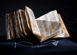Codex Sassoon: la plus vieille Bible hébraïque mise aux enchères