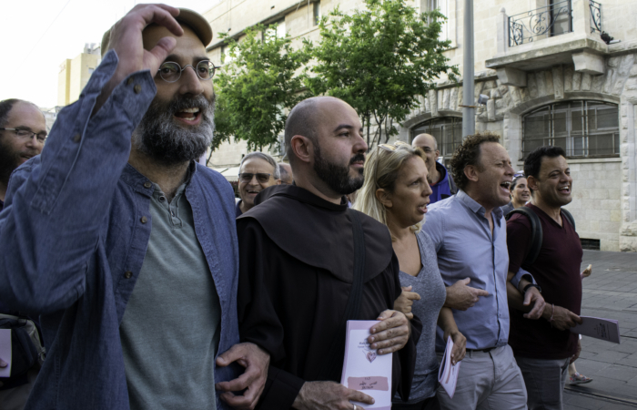 Frère Alberto Pari, de la Custodie de Terre Sainte, a également participé à la marche ©Cécile Lemoine/TSM