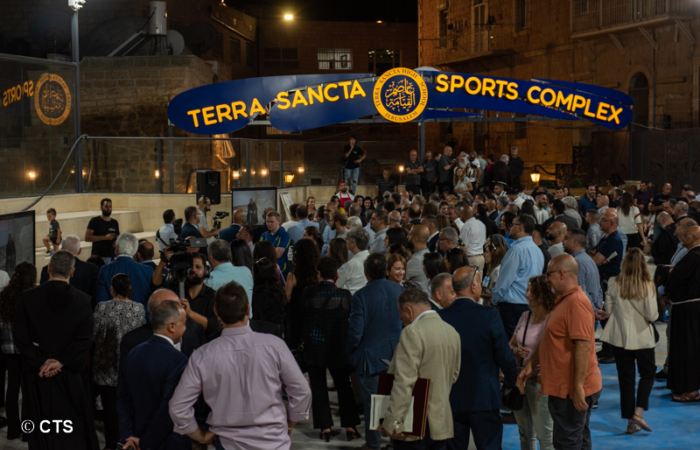 Une large foule s'est rasseblée à l'occasion de l'inauguration du nouveau centre sportif du lycée Terra Santa à Jérusalem, le 3 juillet ©CTS
