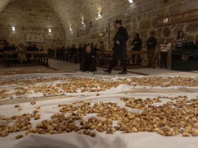 A Bethléem, 8 000 cœurs en bois en souvenir des enfants de Gaza