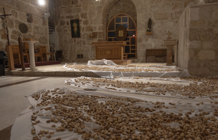 Les 8000 cœurs ont été disposés dans l'église franciscaine de Mar Francis à Bethléem©Cécile Lemoine