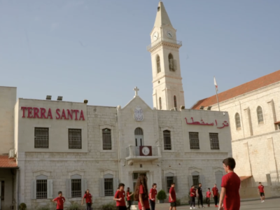 Écoles Terra Sancta: innovations pédagogiques et défis financiers