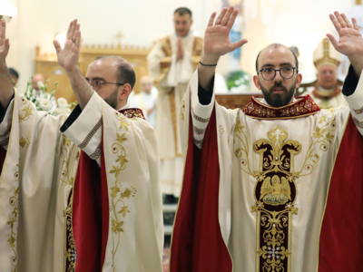Le don de deux vocations franciscaines a fleuri dans les ruines de la guerre