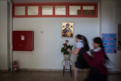 Au cœur de la guerre, la France augmente son aide aux écoles chrétiennes palestiniennes