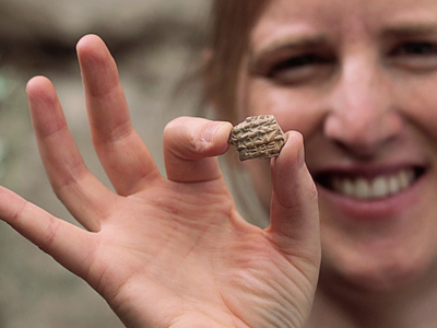 Une inscription assyrienne découverte à Jérusalem éclaire